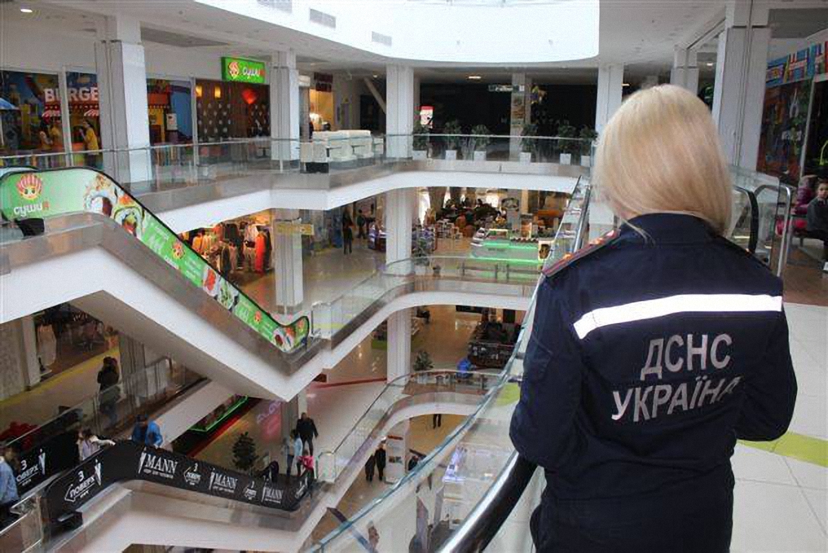 ГСЧС проверяет киевские торговые центры - фото 1