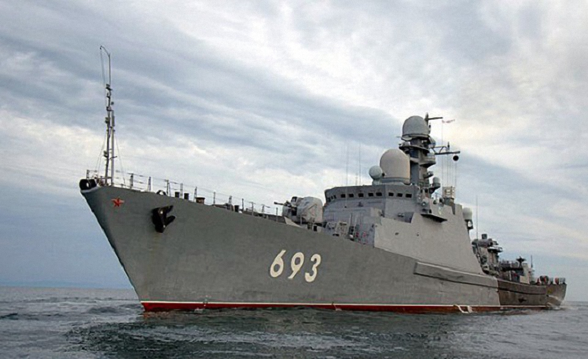 Военные корабли трех разных классов подошли практически вплотную к морским границам Латвии - фото 1