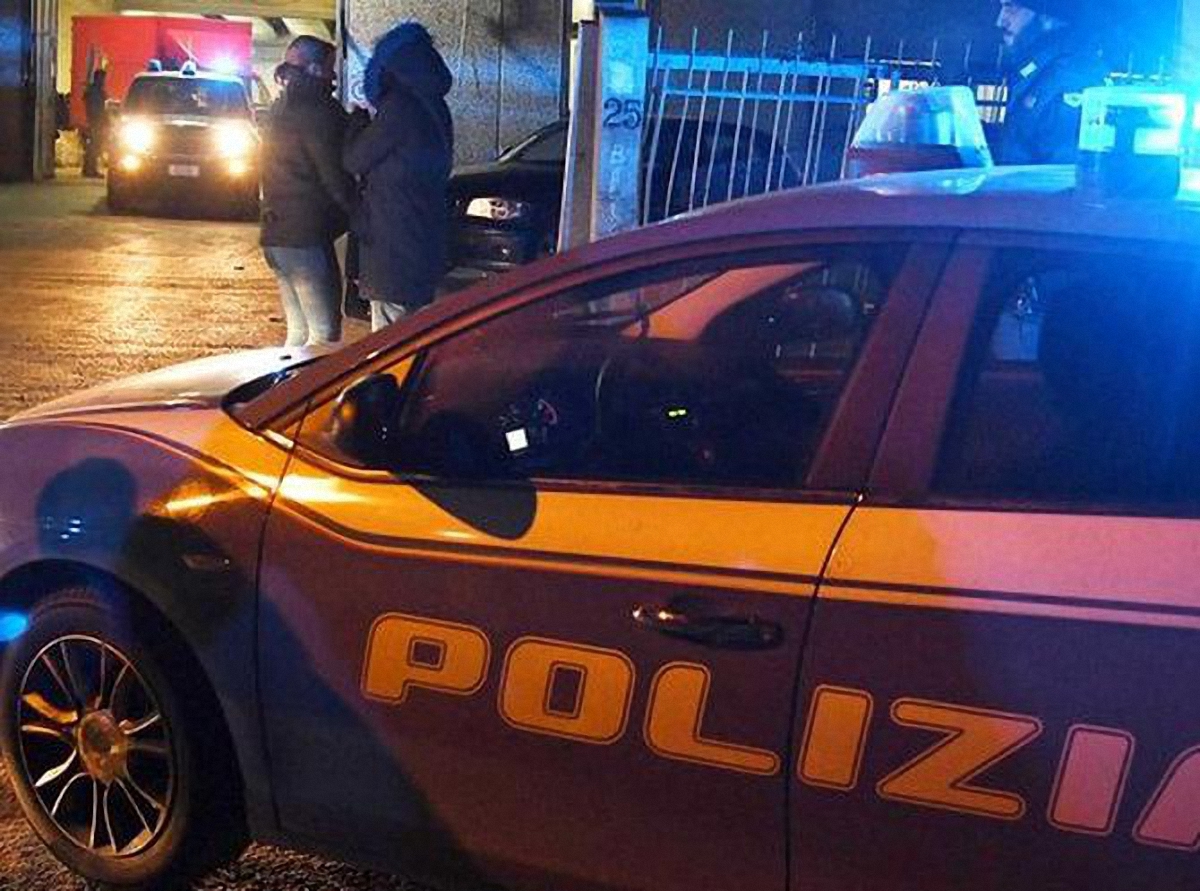 Украинцы в Риме пытались ограбить полицейского - фото 1