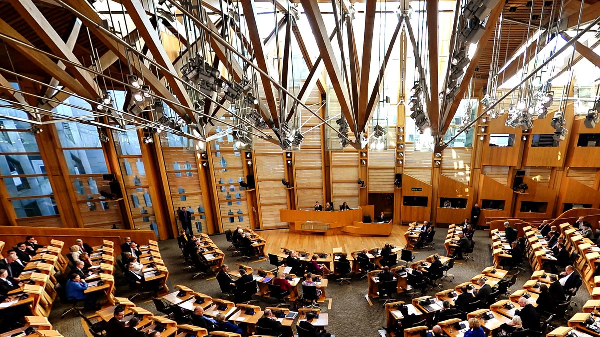 Парламент Шотландии объявил бойкот Лондону - фото 1