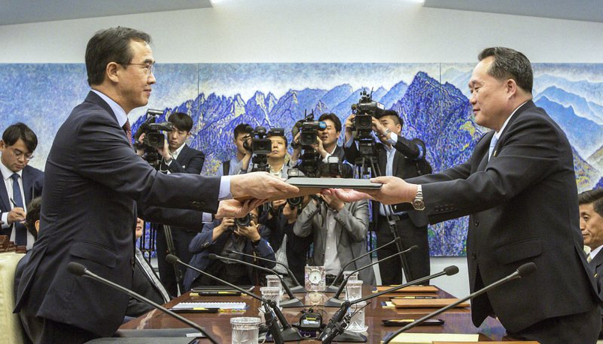 Южная и Северная Кореи возобновили переговоры на высшем уровне - фото 1