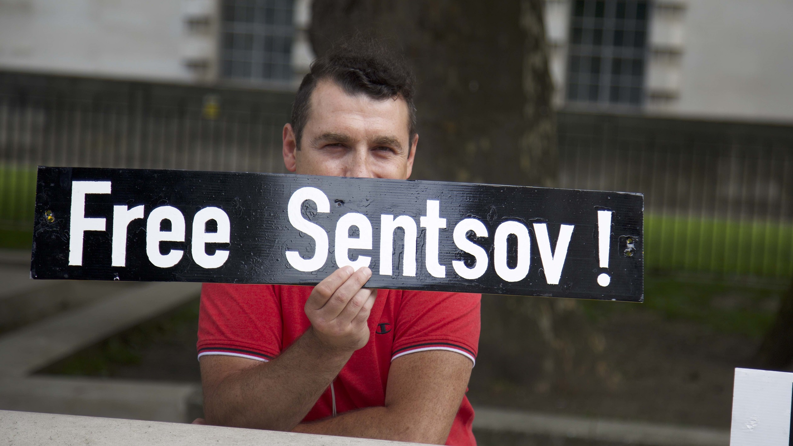 В Лондоне прошла акция в требованием освободить Сенцова - фото 1
