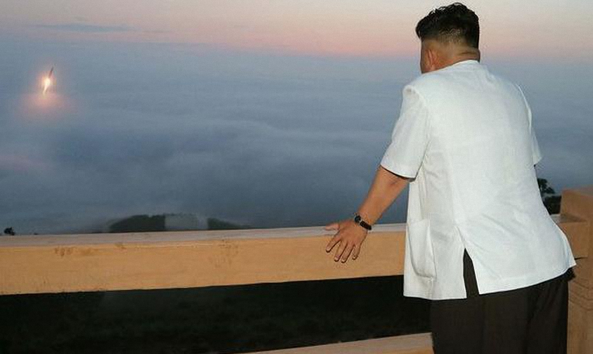 Ким Чен Ын пообещал ликвидировать полигон для запуска ракет большой дальности - фото 1