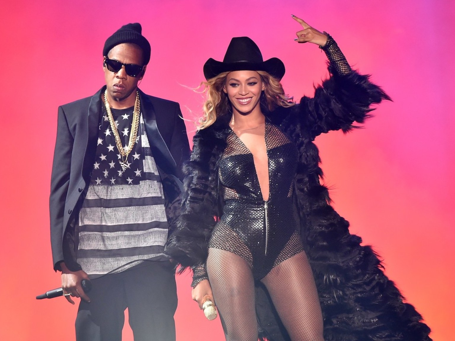 лучшей песней, стала композиция Crazy in Love американской певицы Beyonce и рэпера Jay-Z. - фото 1