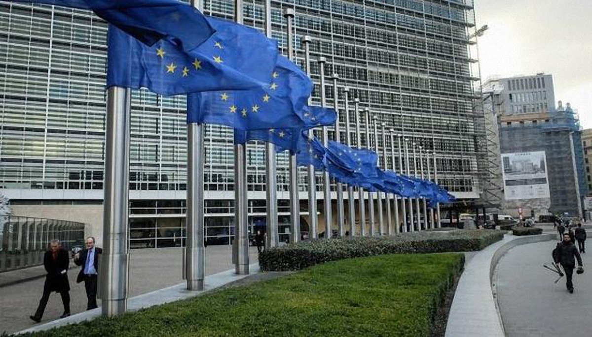 В Европарламенте согласились перечислить Украине миллиард - фото 1