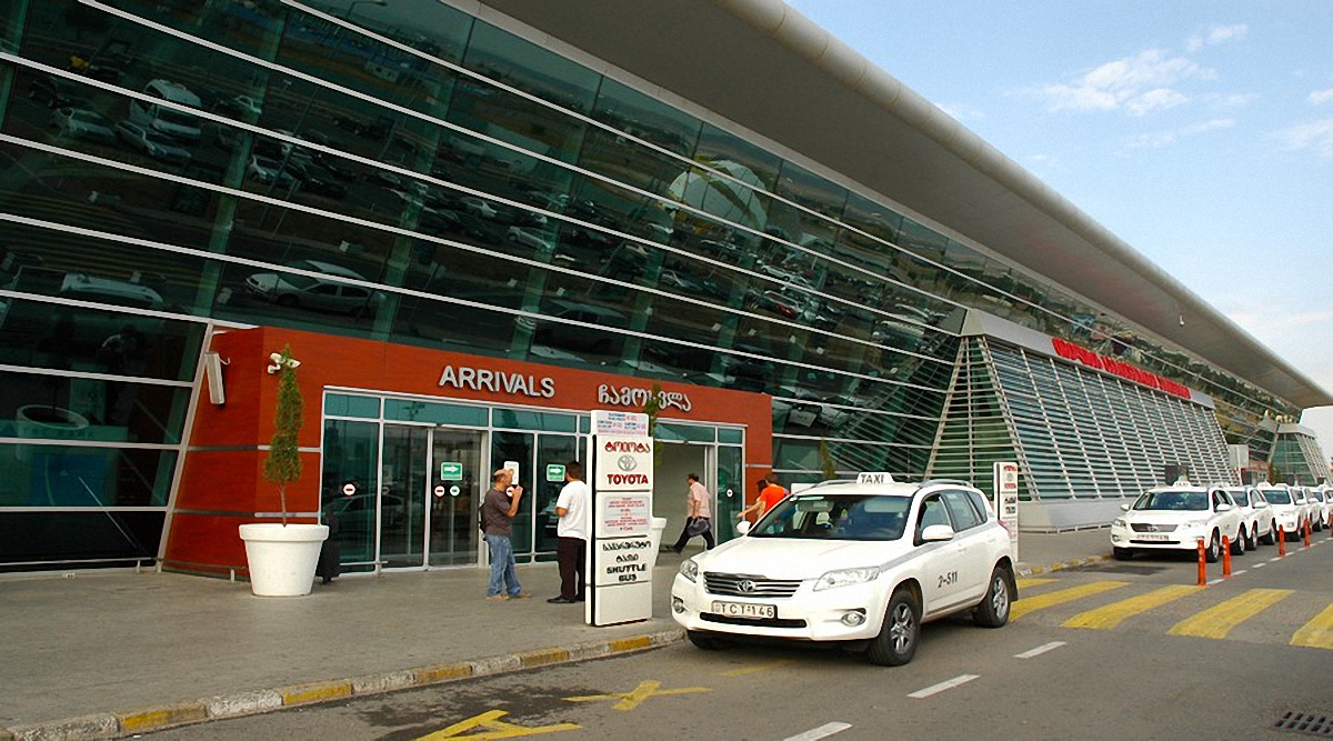 Россиянин отравил сотрудников аэропорта Тбилиси - фото 1