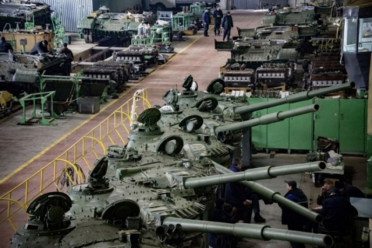 Львовский бронетанковый завод приобрел избыточное имущество Министерства обороны - фото 1