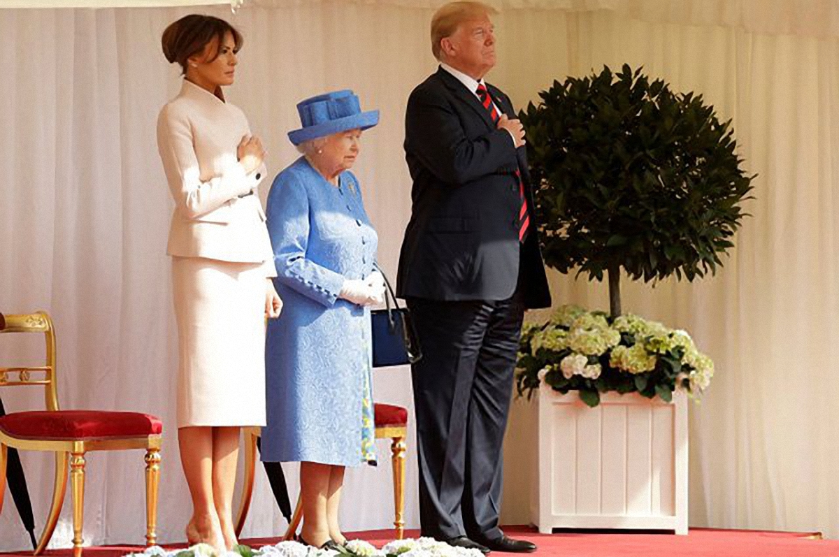 Трамп стал двенадцатым президентом США, который лично встречался с королевой - фото 1