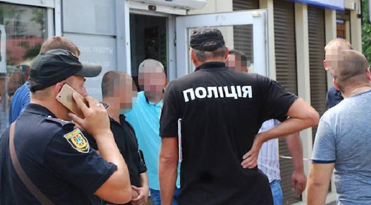 В Одессе водители стреляли в продавцов арбузов - фото 1
