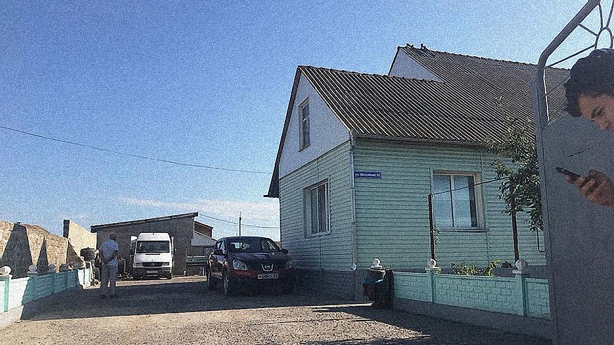 Российские силовики провели обыск в доме крымскотатарского активиста - фото 1