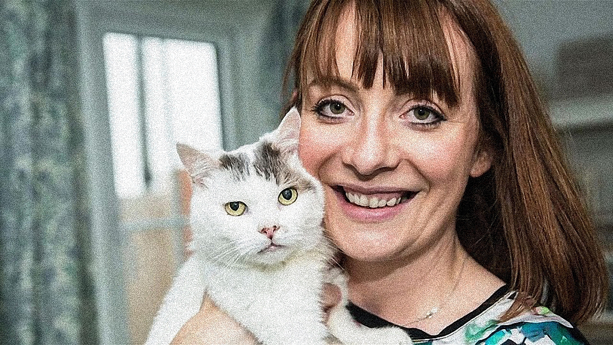 В Великобритании кот спас жизнь своей хозяйке - фото 1