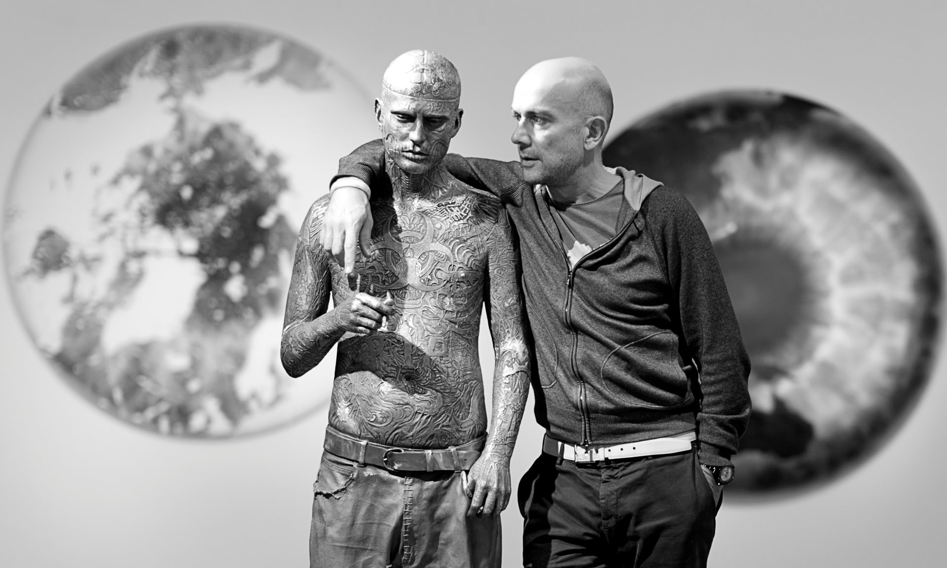 Художник Марк Куинн выставит свою новую работу, скульптуру Зомби Боя, в лондонском музее науки.  - фото 1
