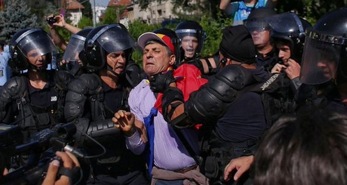 Антиправительственный митинг: в Румынии открыли уголовное дело против полиции - фото 1