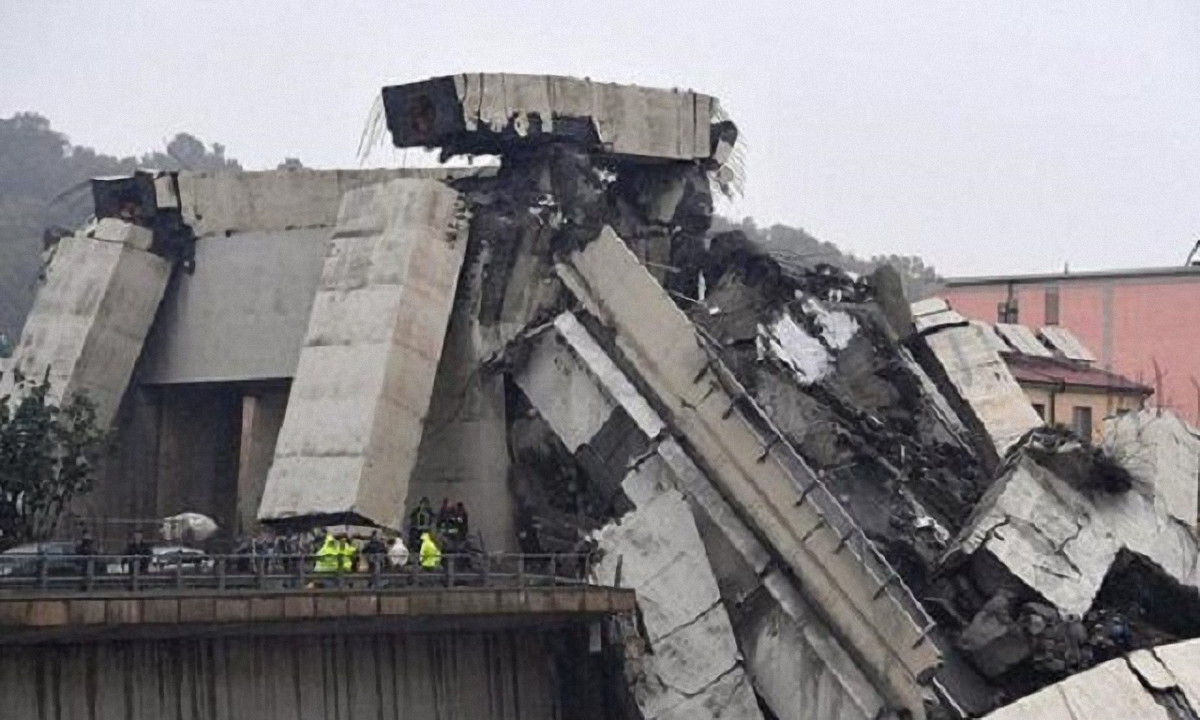 Обвал моста в Италии: пострадали украинцы - фото 1