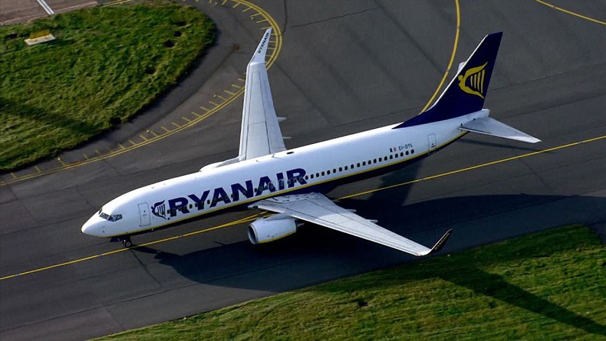 Ryanair начала распродажу билетов для украинцев от 13 евро - фото 1