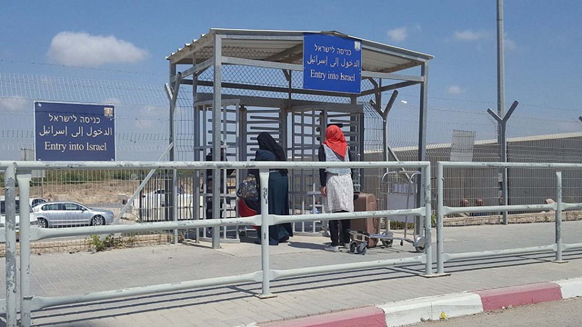 Израиль закрыл пункт пропуска на границе с сектором Газа - фото 1