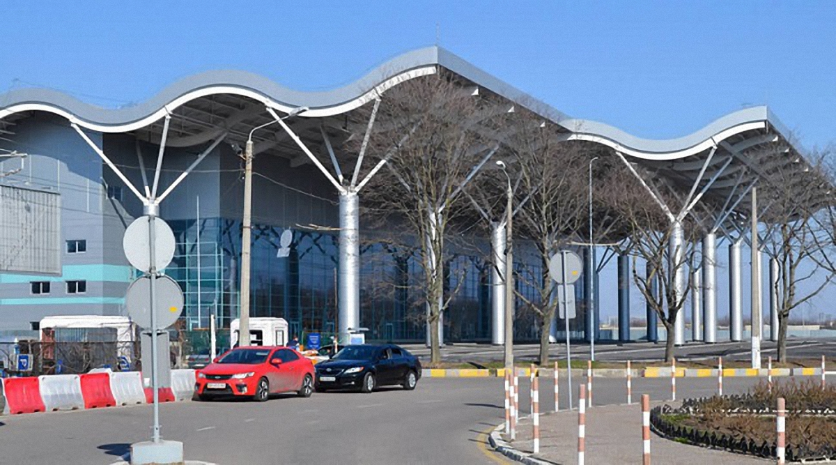 В аэропорту Одессы стартовало строительство модернизированной полосы  - фото 1