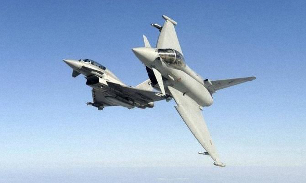 Британские истребители перехватили российские военные самолеты - фото 1