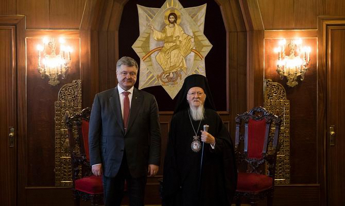 Вселенский патриарх поздравил украинцев и поговорил с Порошенко о Томосе - фото 1