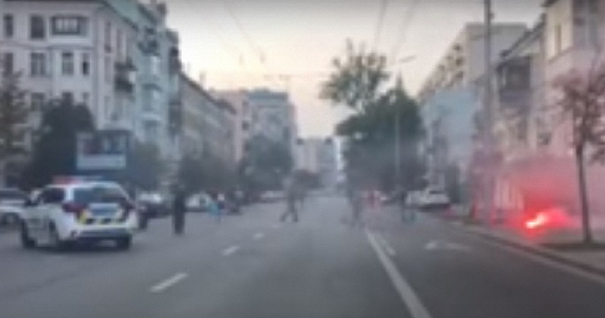 В Киеве подрались голландские и украинские фанаты (видео) - фото 1