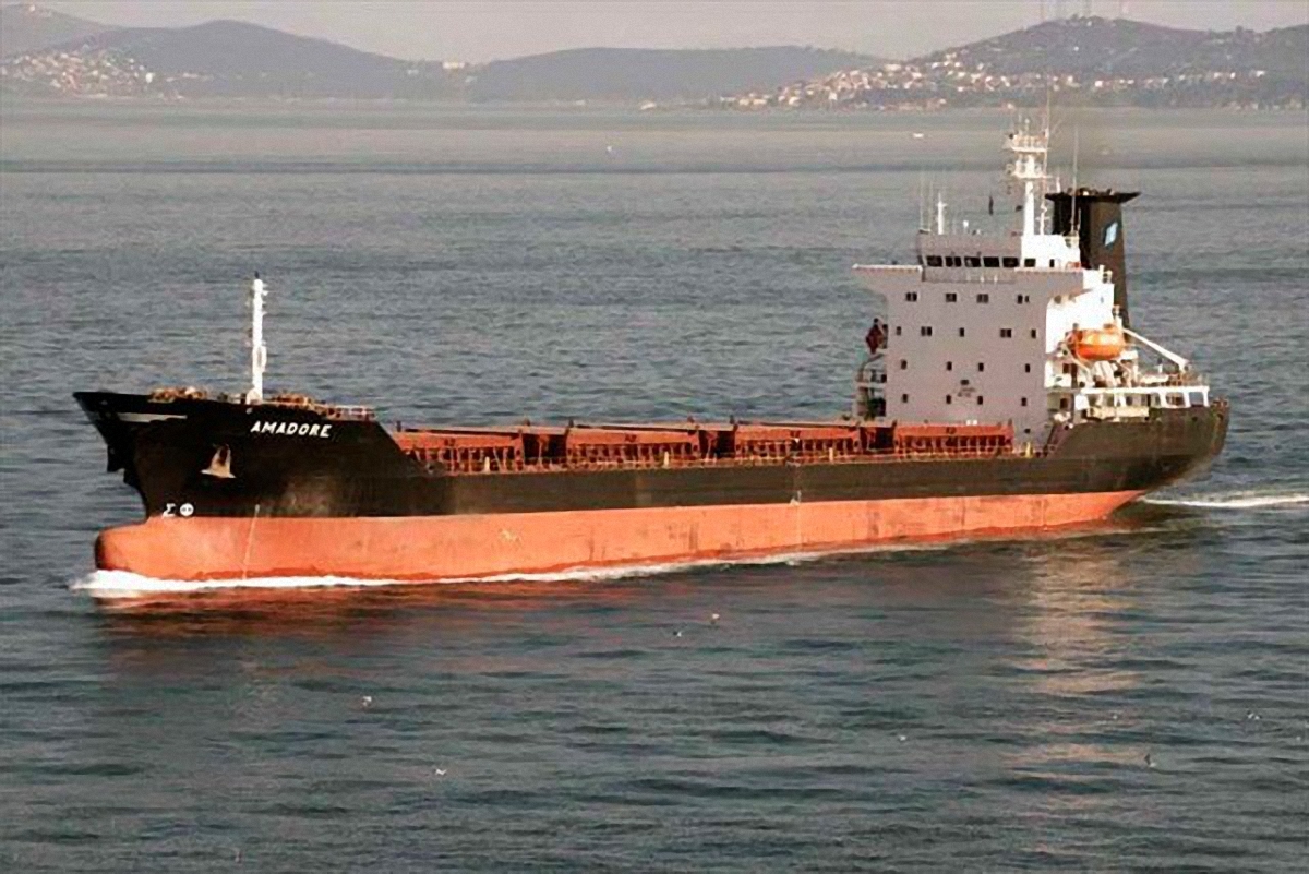Русские задержали в Азовском море украинское судно - фото 1