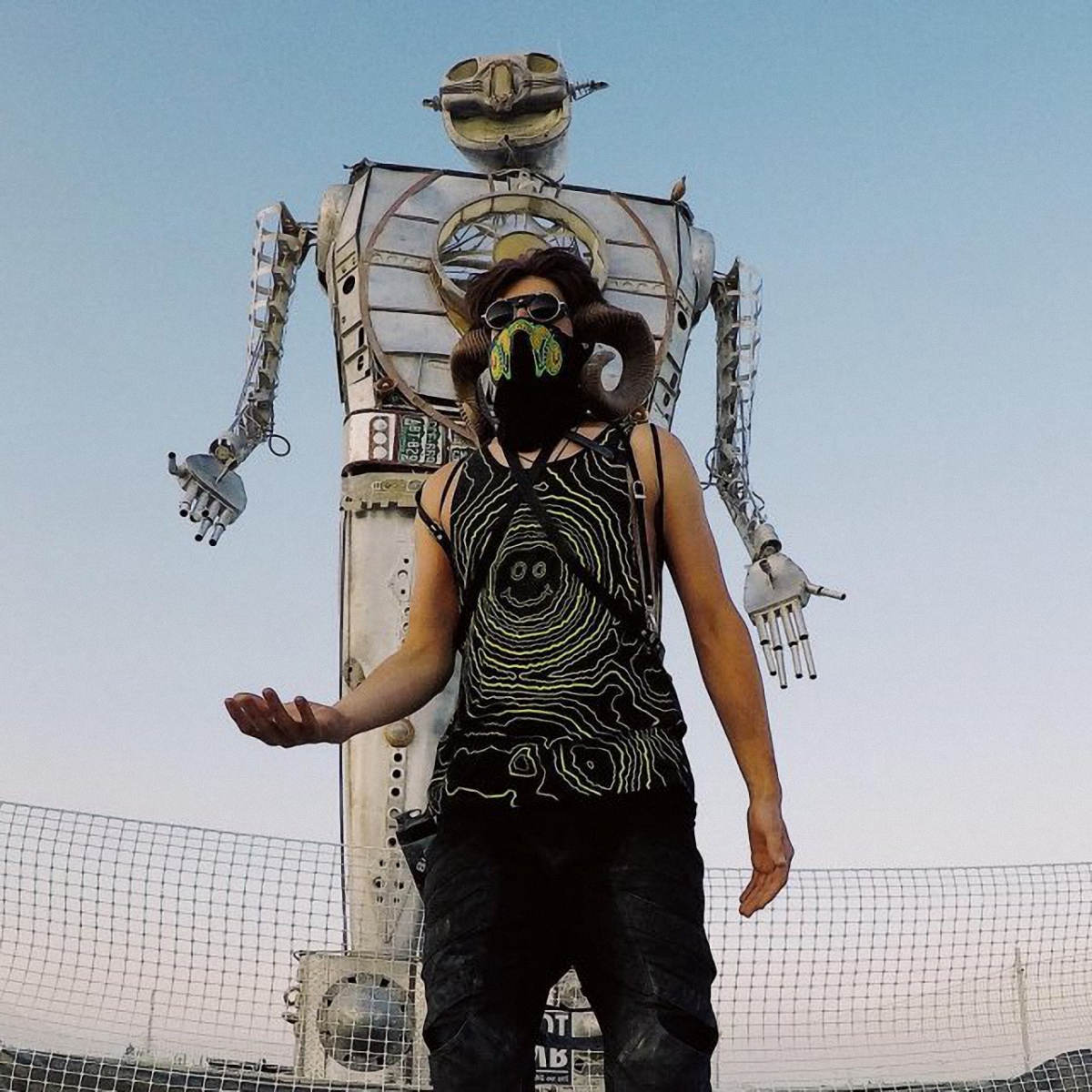 Одна из многочисленных арт-инсталляций на фестивале Burning Man - фото 1