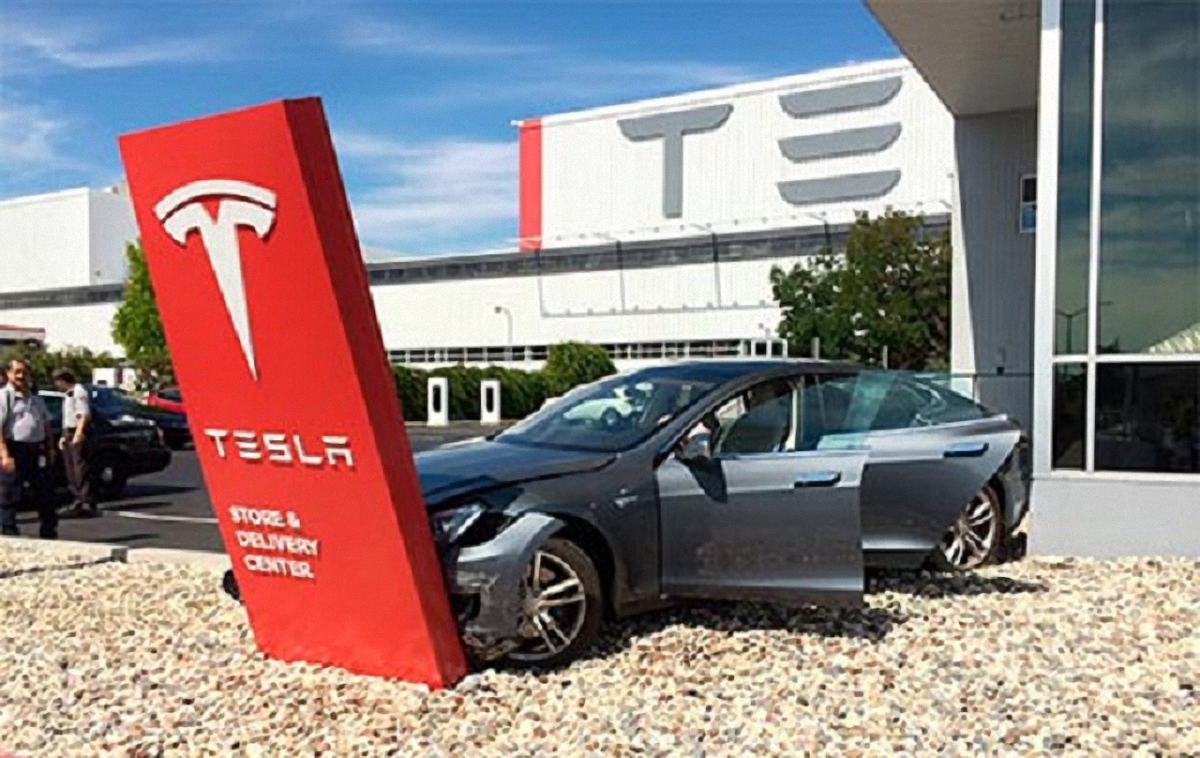 Акции Tesla упали в цене - фото 1