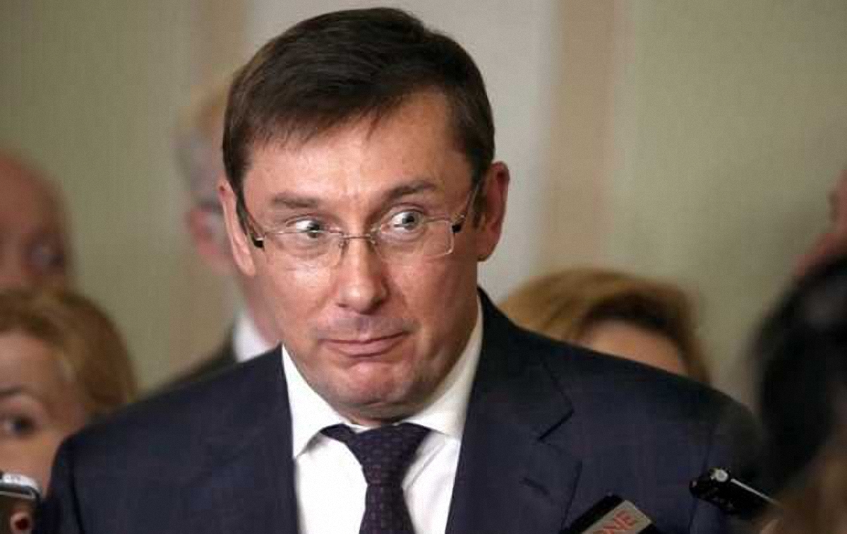 Луценко заявил, что ему поступало предложение участвовать в предвыборном штабе только от президента Украины Петра Порошенко - фото 1