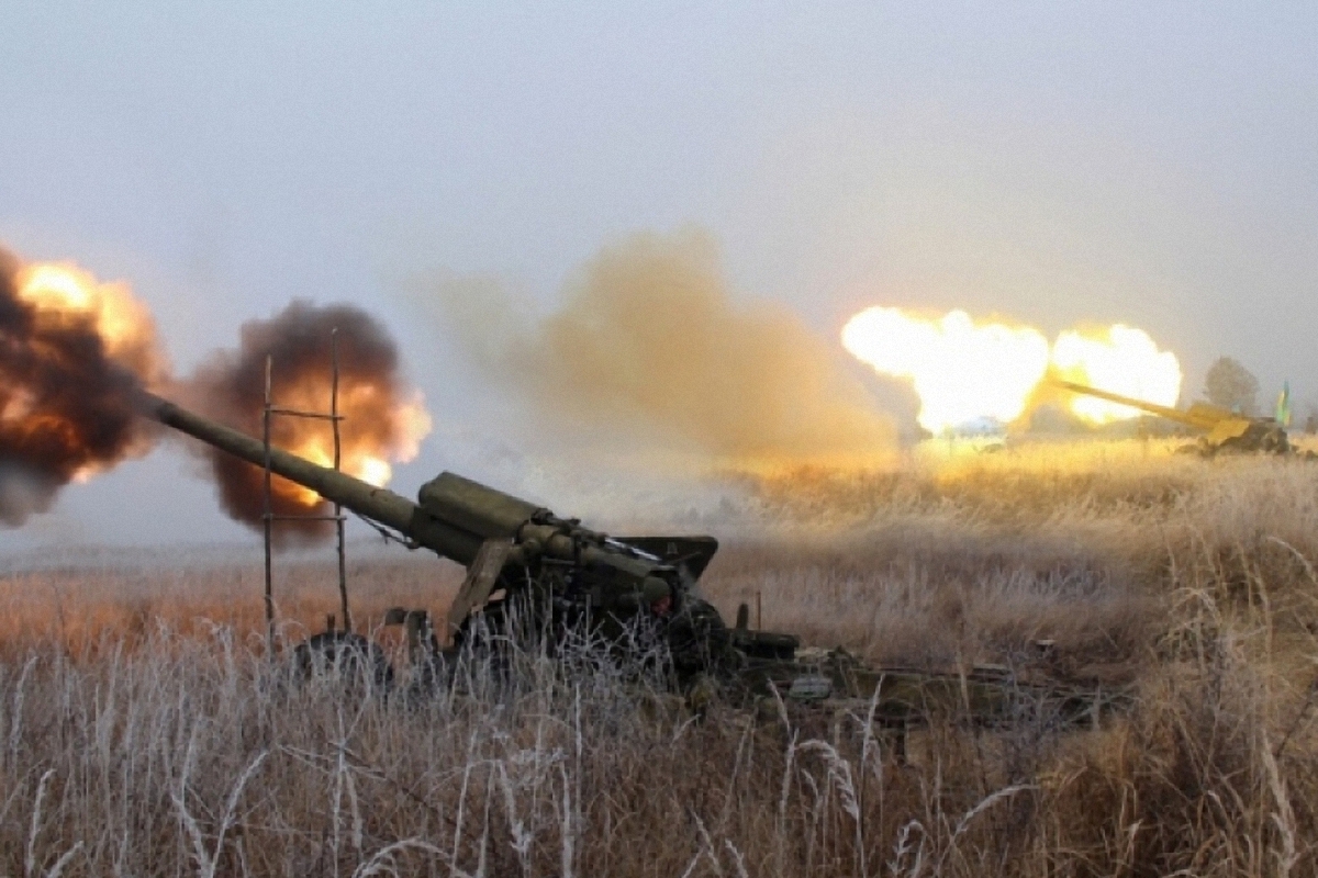 Российские террористы вели обстрелы из ствольной артиллерии - фото 1