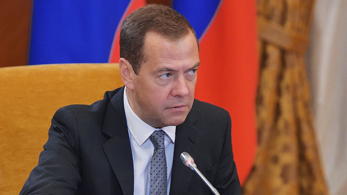 Медведев сказал, что намерен подписать решение о санкциях в отношении Украины в ближайшее время - фото 1