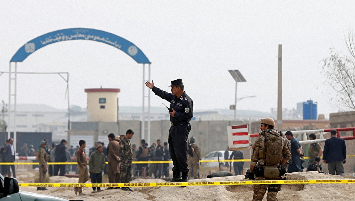 Возле тюрьмы в Афганистане произошел взрыв - фото 1