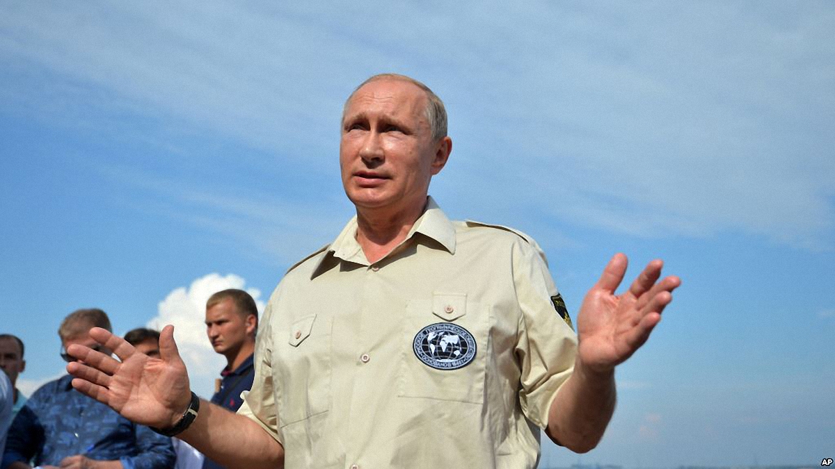 Путин захотел обсудить “будущее России” в Крыму - фото 1