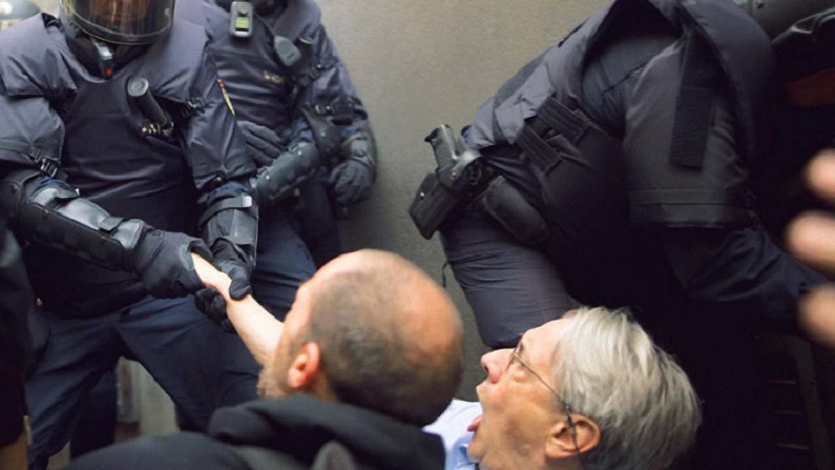 Заключенные экс-лидеры Каталонии объявили голодовку - фото 1