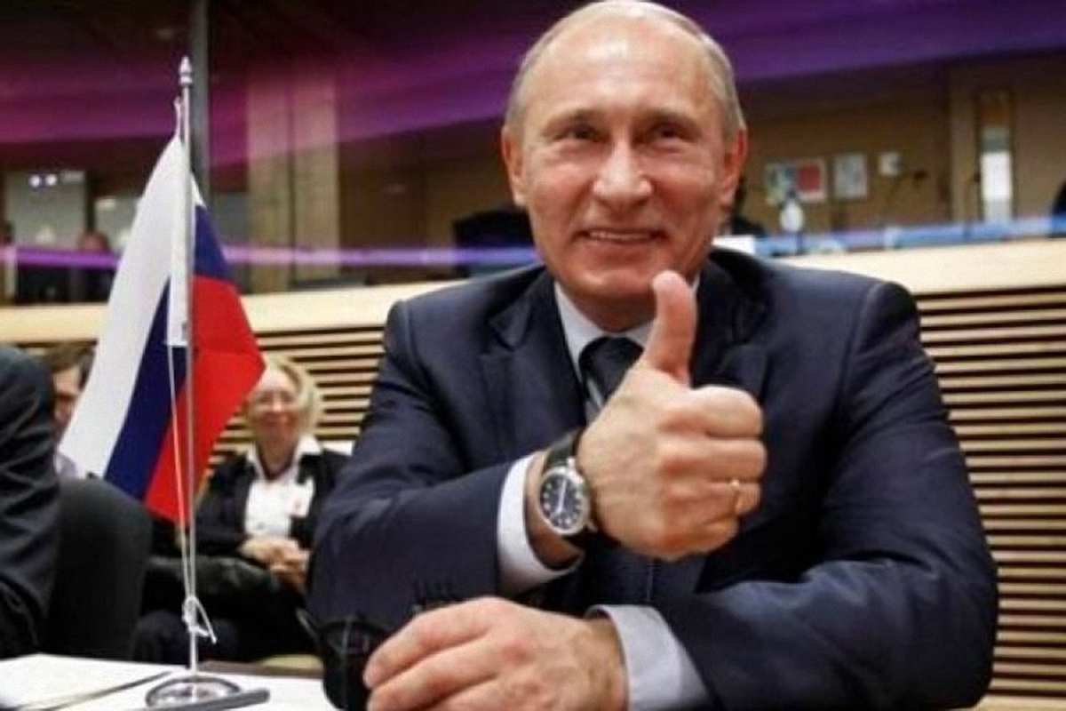 Новосибирск потратил 5 млн рублей на портреты Путина и пропагандистские фильмы - фото 1