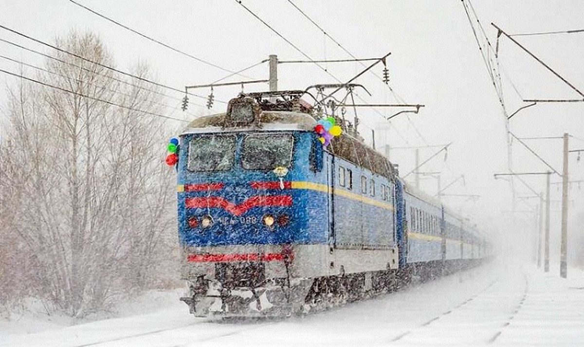 "Укрзализныця" подготовила дополнительные поезда к Новому году - фото 1