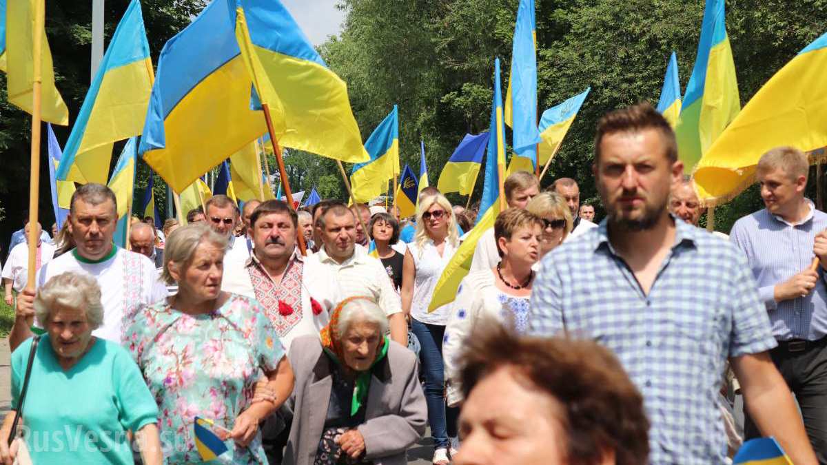 60% украинцев считают себя счастливыми — опрос - фото 1