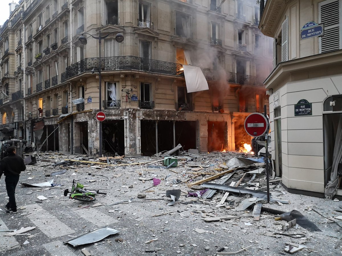 В центре Парижа прогремел взрыв: два человека погибли, полсотни ранены (ОБНОВЛЕНО) - фото 1