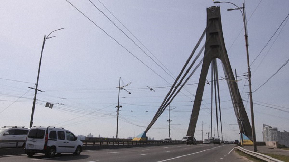 В Киеве ограничат движение на Северном мосту - фото 1