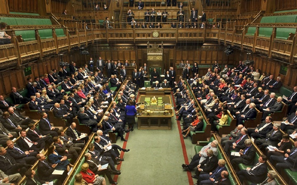 Парламент Великобритании может проголосовать за военное положение после Brexit - фото 1