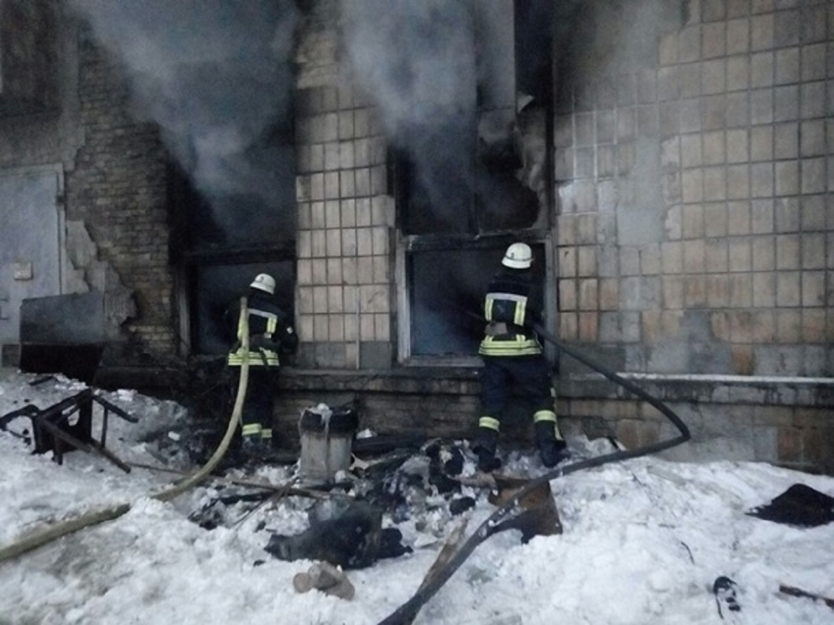 В Киеве чуть не сгорел радиозавод  - фото 1