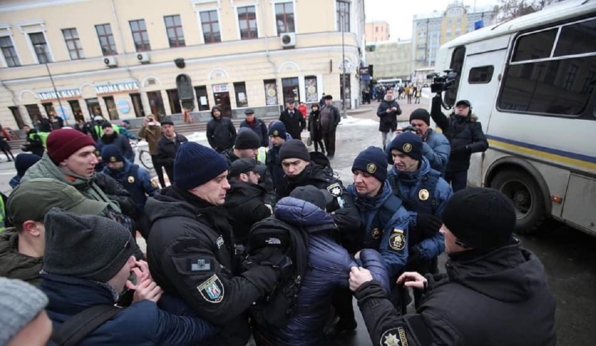 Сближение с народом: Князев заявил, что полиция аполитична - фото 1