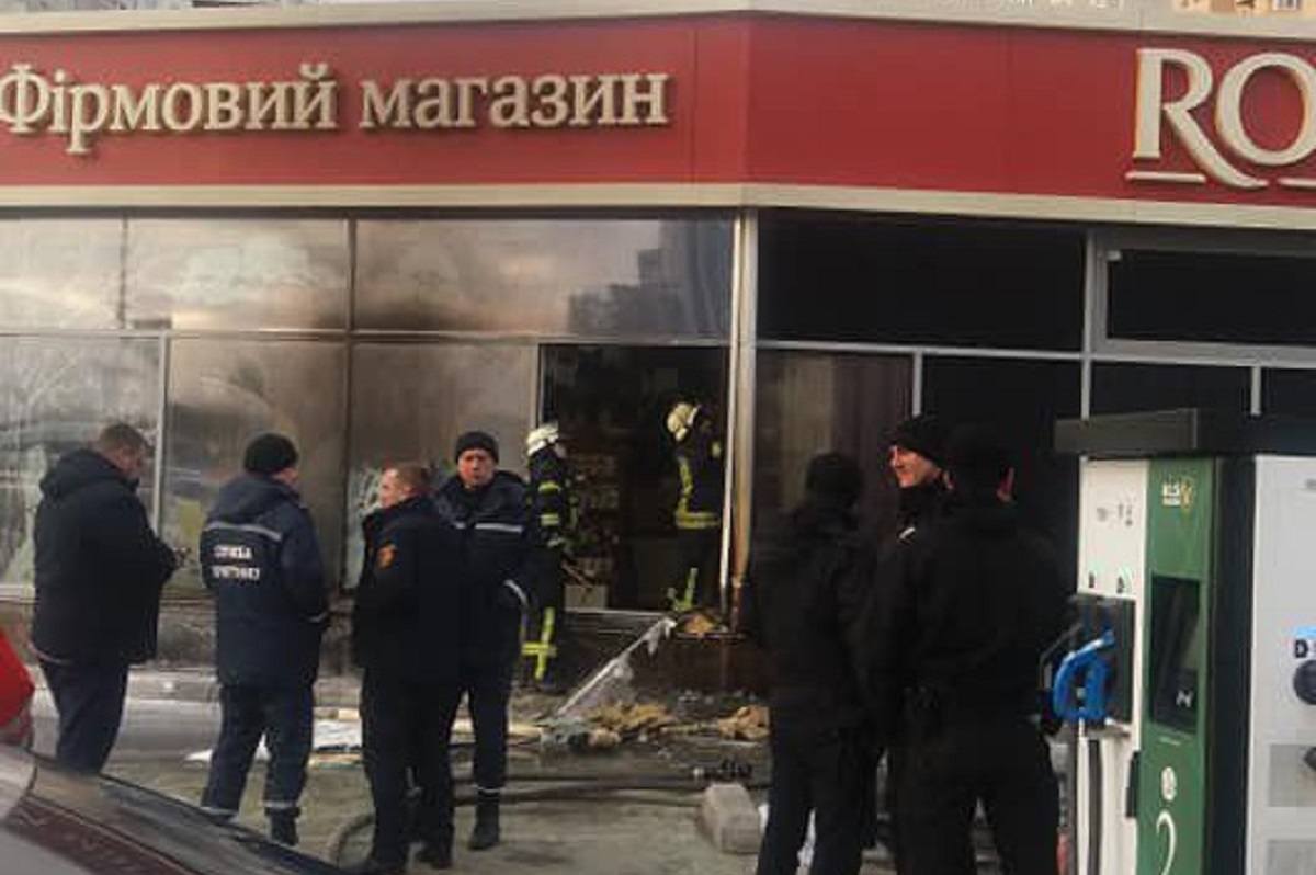 Конкурент: полиция вышла на поджигателя магазина Roshen - фото 1