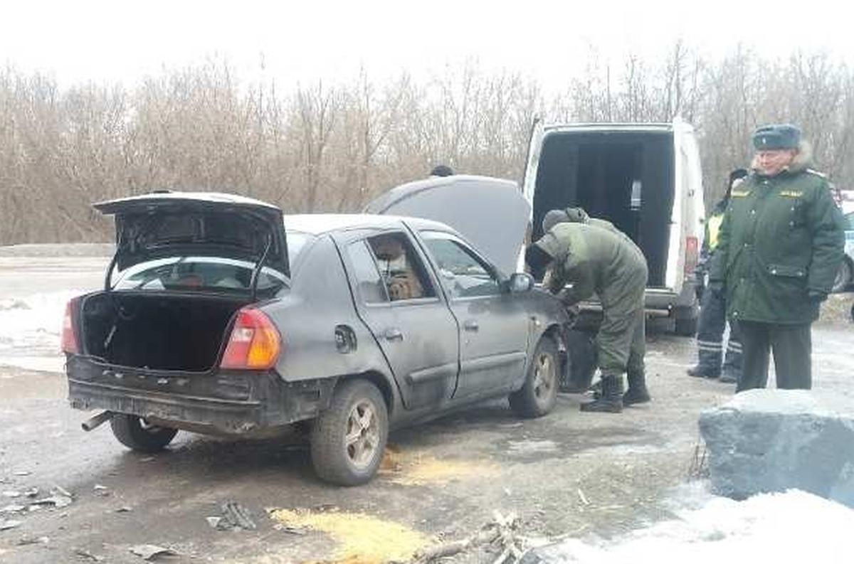В "ДНР" взорвали машину одного из топовых террористов - фото 1
