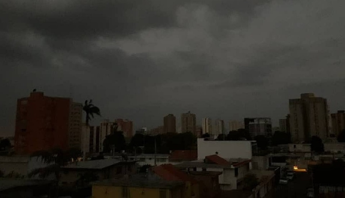 В Венесуэле без электричества умирают люди - фото 1