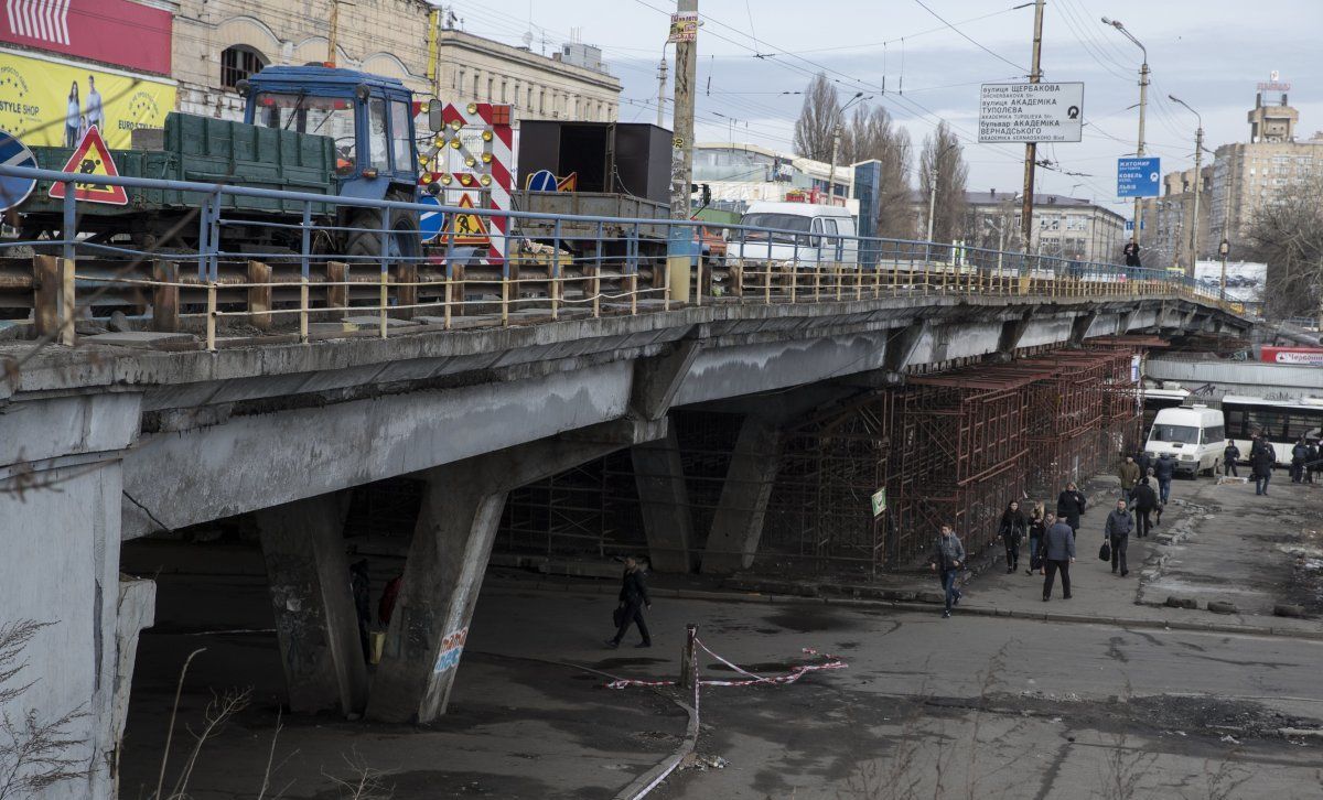 Шулявский мост "зарегался" в сети - фото 1
