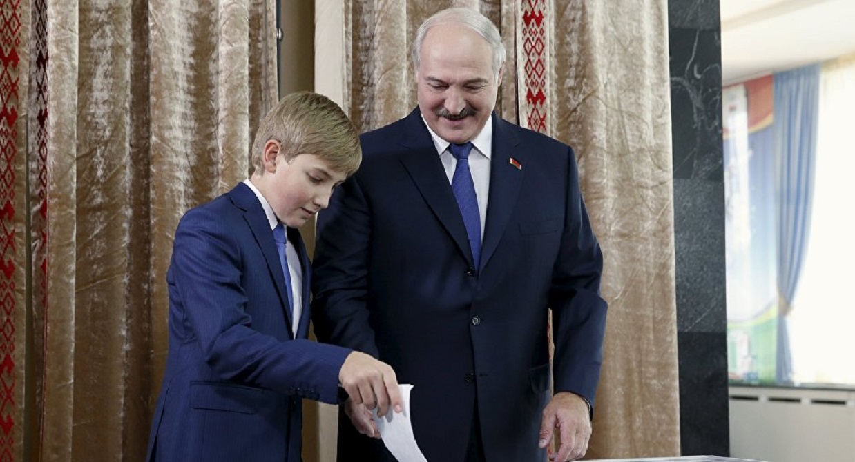  Глава ЦИК Беларуси присмотрит за выборами в Украине  - фото 1