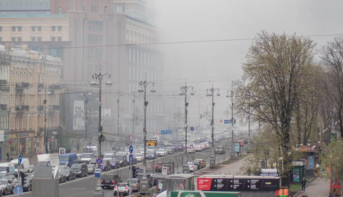 В центре Киева жгли дымовые шашки - фото 1