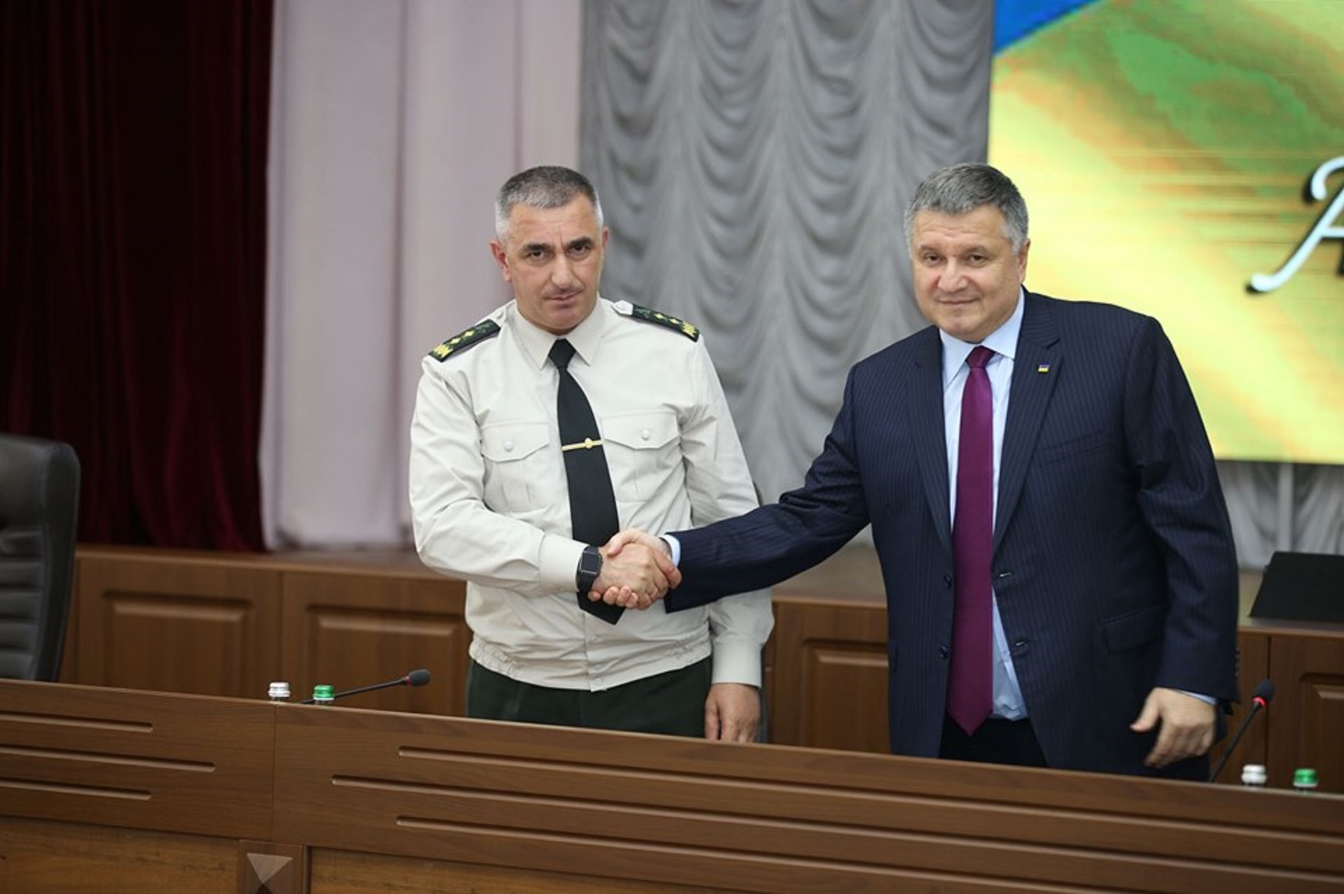 Николая Балана первм с назначением поздравил Арсен Аваков - фото 1