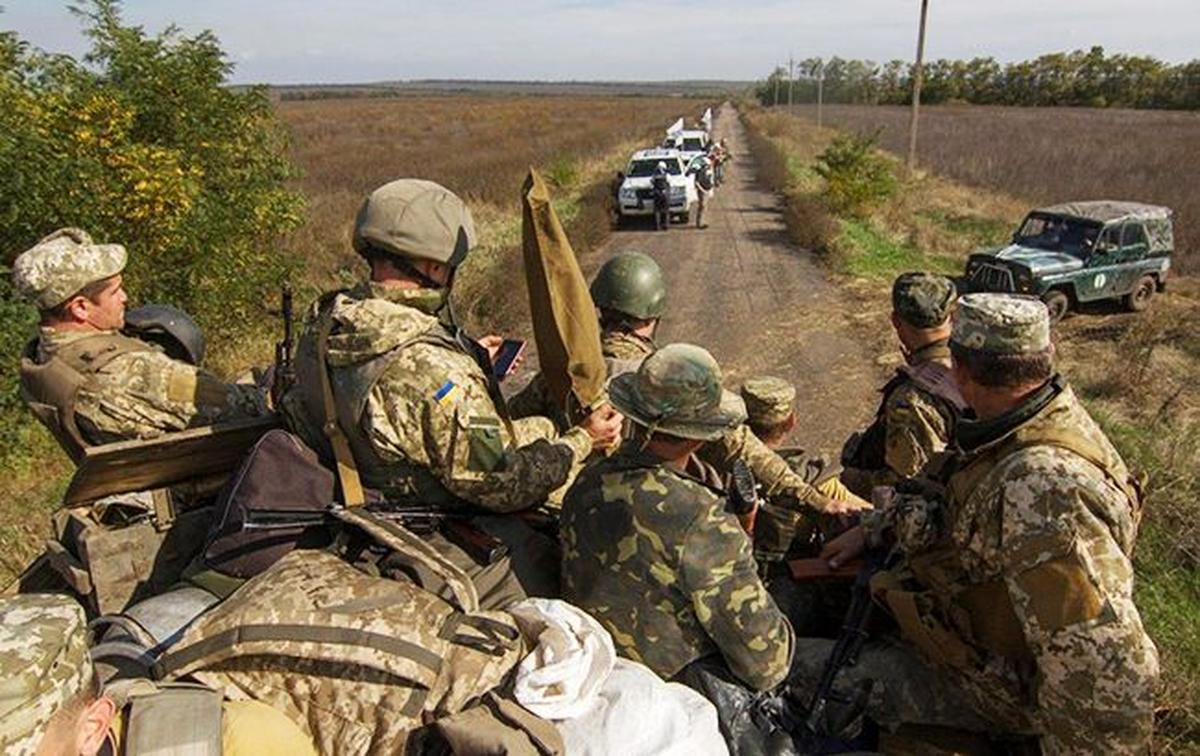 Украинские военные отошли с позиций, но террористы договоренностей не придерживаются - фото 1