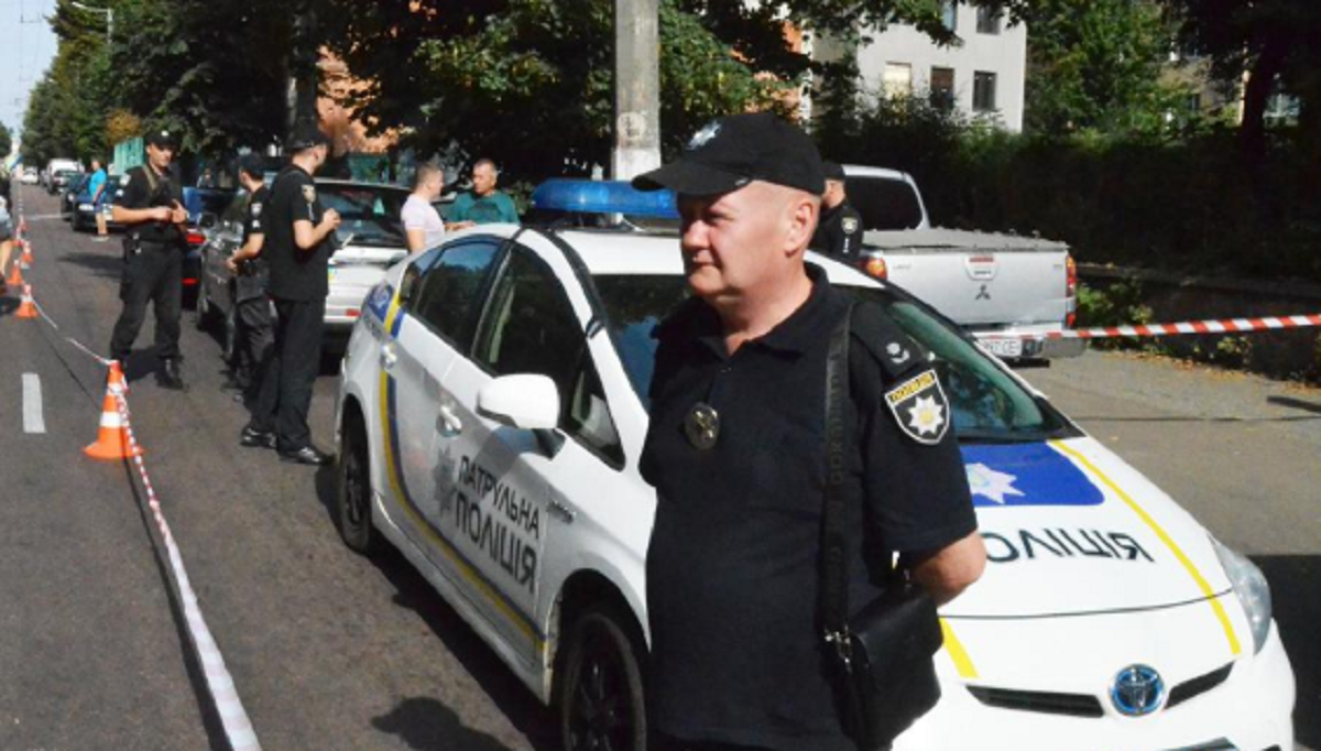 Полицейскому прострелили ногу в Житомире: объявлен план "Сирена" - фото 1